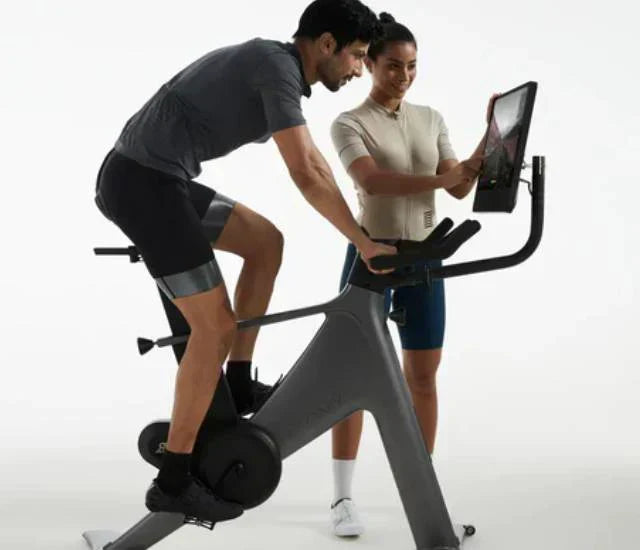 VeloNix Test: Smarter Heimtrainer mit Zwift für dein Training zu Hause